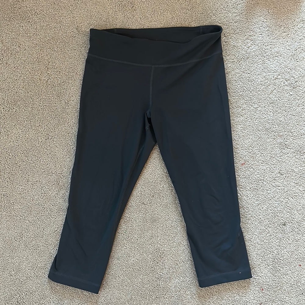 Under Armour Grey Cropped Leggings